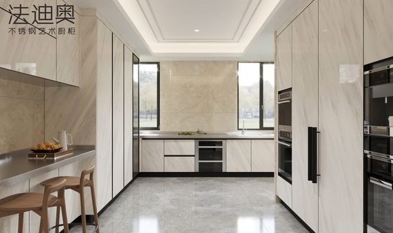 Lemari dapur baja tahan karat berbentuk U dengan lapisan batu sinter elegan di putih